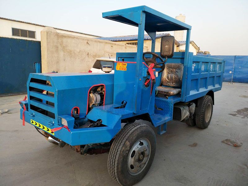 礦用運(yùn)輸車(chē)12噸