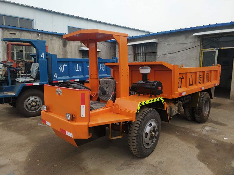 超低礦用運(yùn)輸車