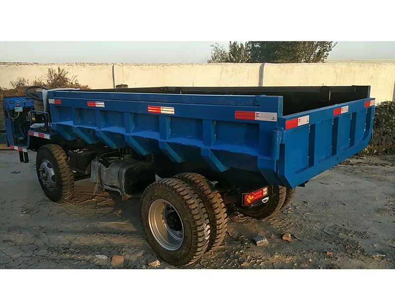 超低礦用運(yùn)輸車
