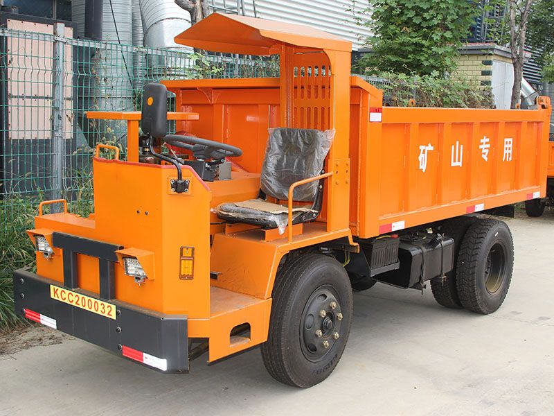 UQ-5T礦用運(yùn)輸車